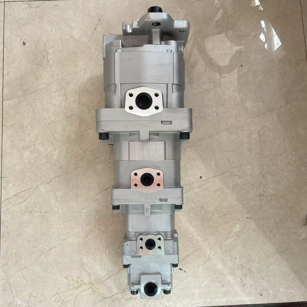 705-58-44050 705-12-33110 705-51-20930 705-51-20140 705-52-30290 Hydraulic Gear Pump for Bulldozer Parts D375